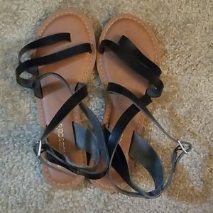 Francesca's, size 6, black sandals